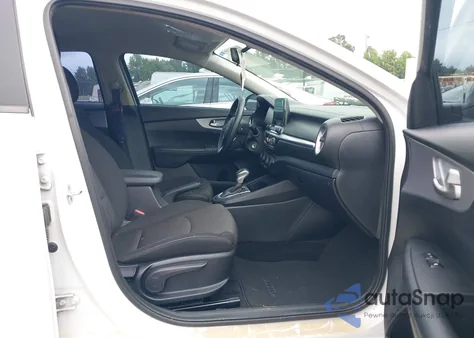 2022 Kia Forte Lxs z USA, uszkodzony, nr VIN 3KPF24AD9NE426152